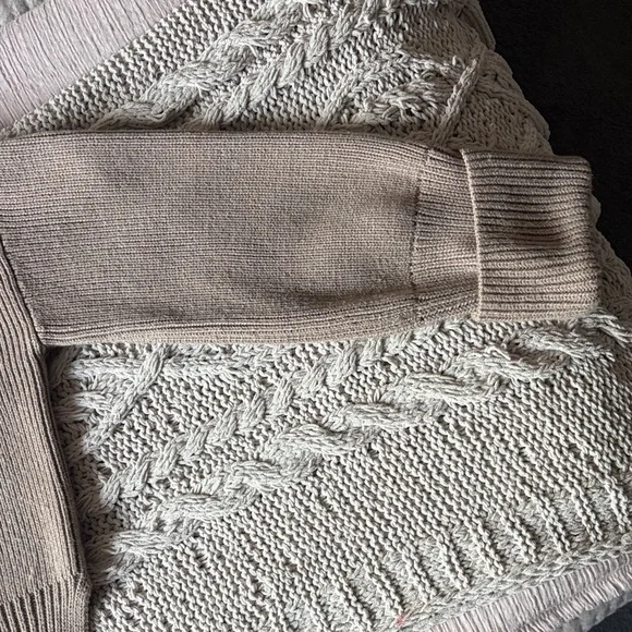 Abercrombie & Fitch Taupe Ribbed Collared Button Cardigan w/ Cuffed Sleeves - Picture 4 of 9